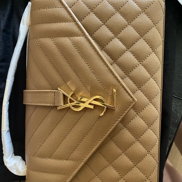 ❌TRADED❌BNWT Medium Envelope triquilt - Picture 2 of 15